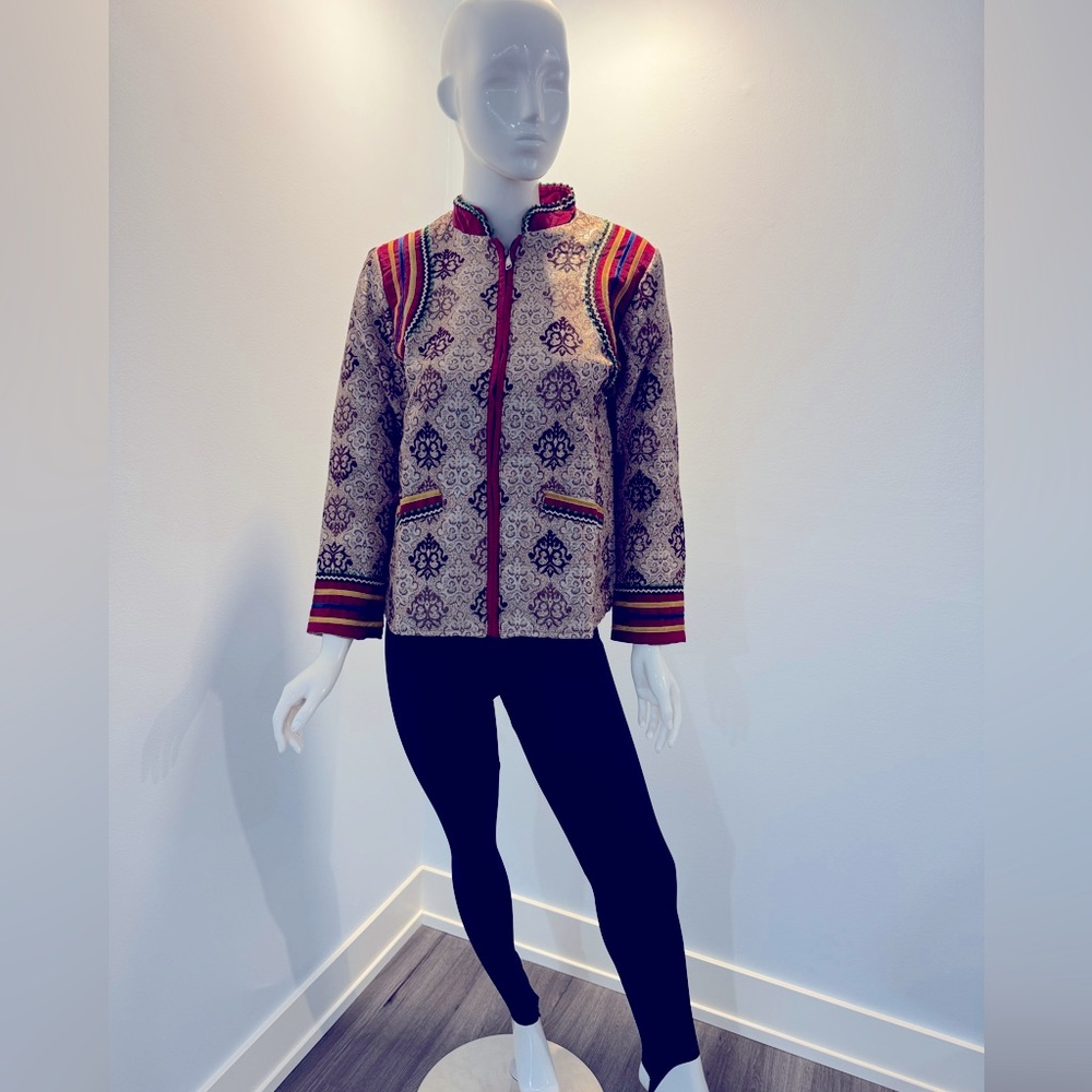 100% cotton beautiful , elegant woman jacket.